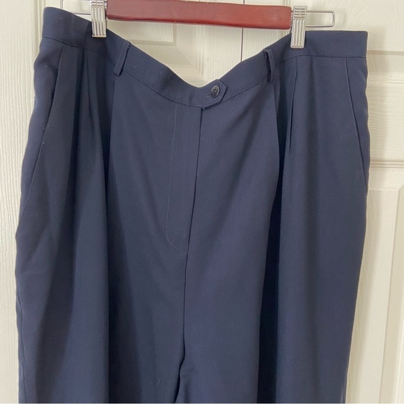 Ralph Lauren Women’s 100% Wool Navy Gold Classic Logo Crest 2 Piece Suit Blazer - Picture 12 of 14